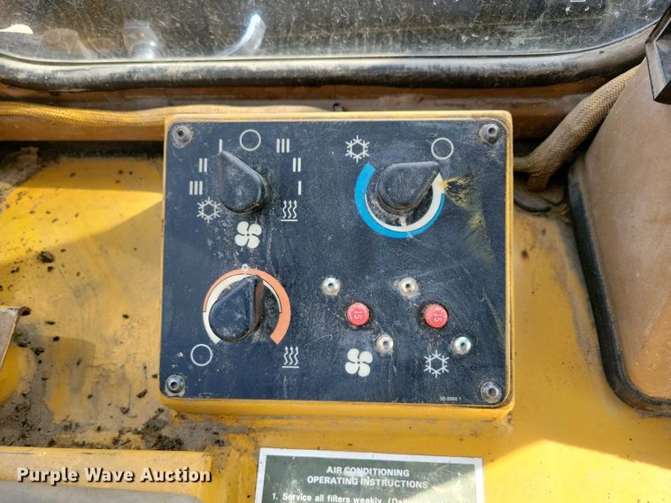 image for item DN3730 1997 Caterpillar 973D track loader