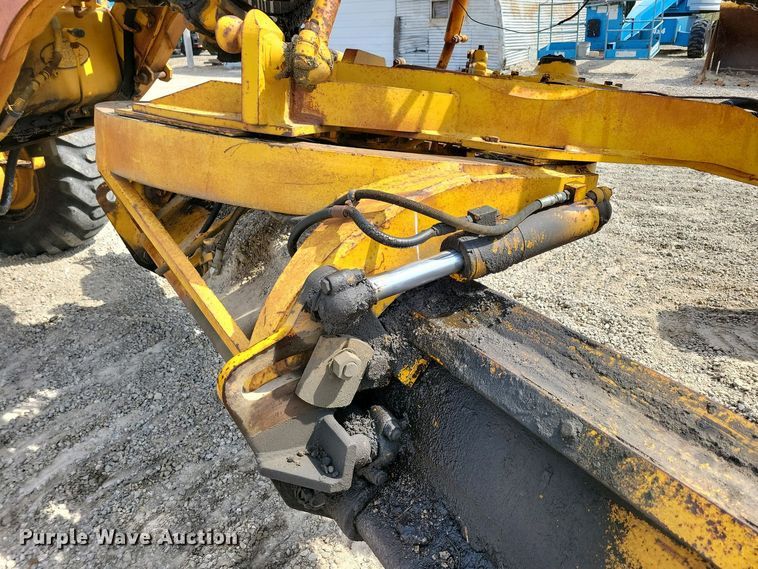 image for item DN3734 1972 Wabco 777B rigid frame motor grader