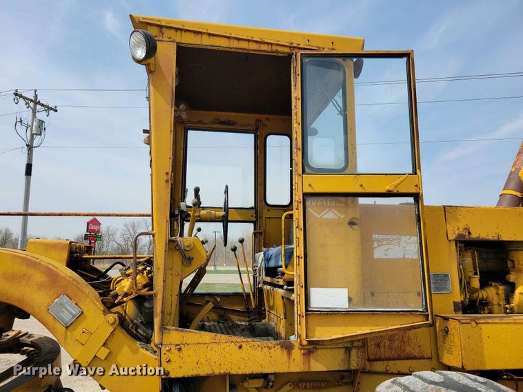 image for item DN3734 1972 Wabco 777B rigid frame motor grader