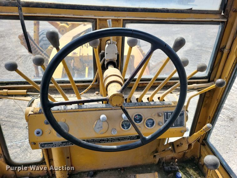 image for item DN3734 1972 Wabco 777B rigid frame motor grader