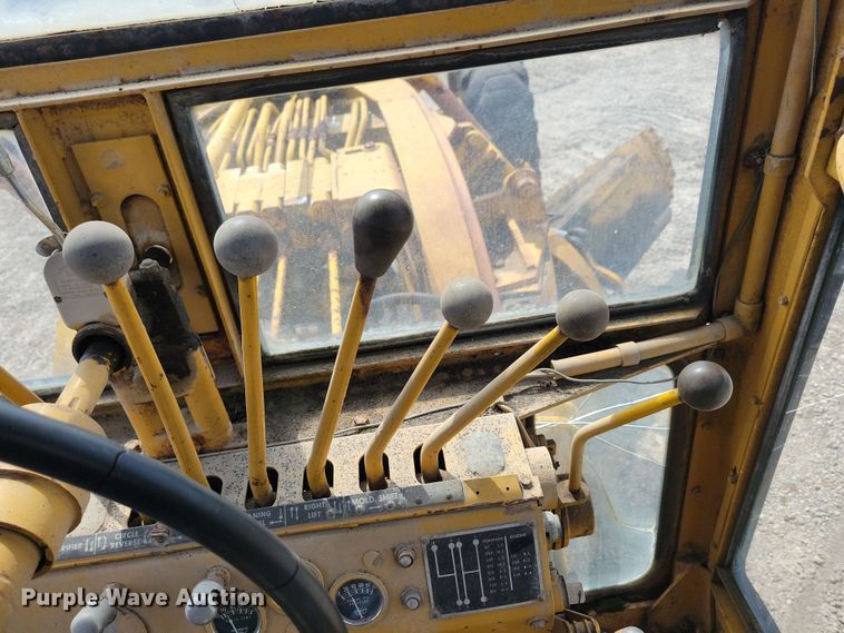 image for item DN3734 1972 Wabco 777B rigid frame motor grader