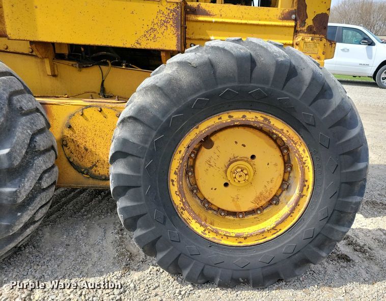 image for item DN3734 1972 Wabco 777B rigid frame motor grader