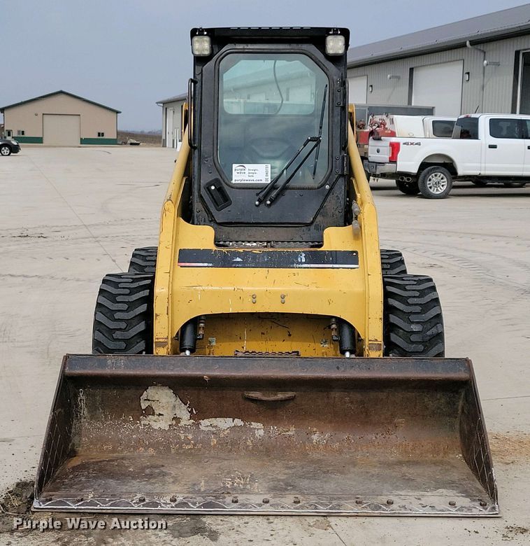 image for item DN3737 1999 Caterpillar 246 skid steer loader