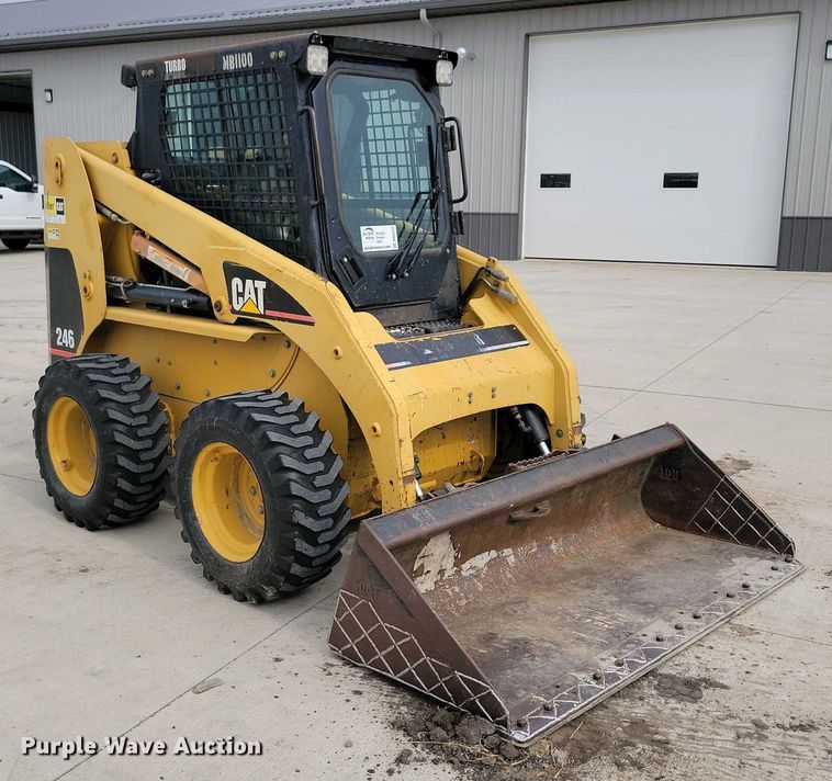 image for item DN3737 1999 Caterpillar 246 skid steer loader