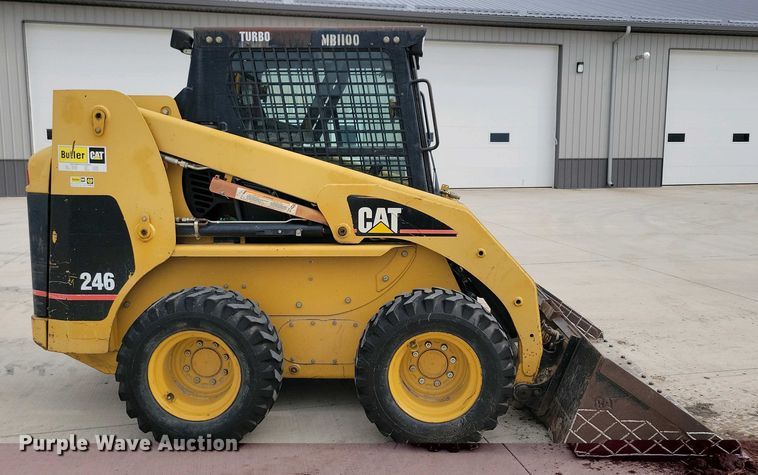 image for item DN3737 1999 Caterpillar 246 skid steer loader