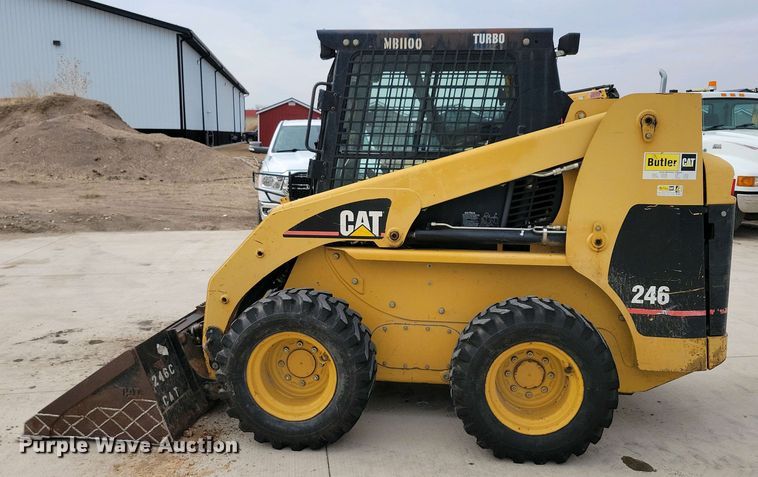 image for item DN3737 1999 Caterpillar 246 skid steer loader