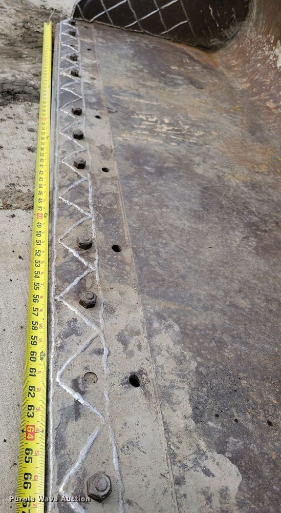 image for item DN3737 1999 Caterpillar 246 skid steer loader