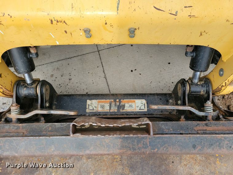 image for item DN3737 1999 Caterpillar 246 skid steer loader