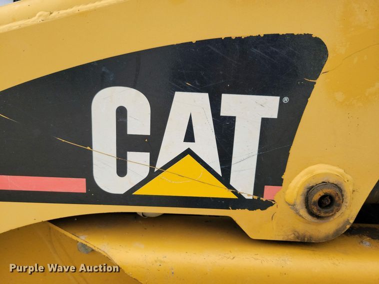 image for item DN3737 1999 Caterpillar 246 skid steer loader