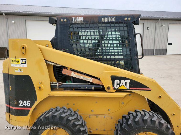 image for item DN3737 1999 Caterpillar 246 skid steer loader