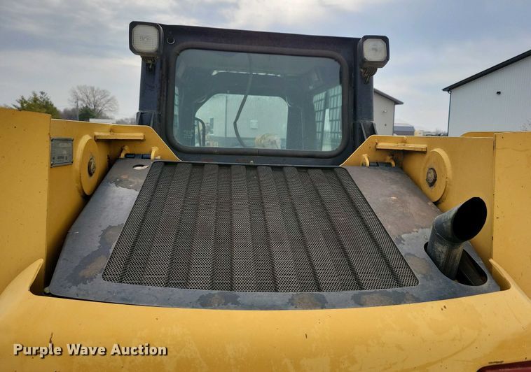 image for item DN3737 1999 Caterpillar 246 skid steer loader