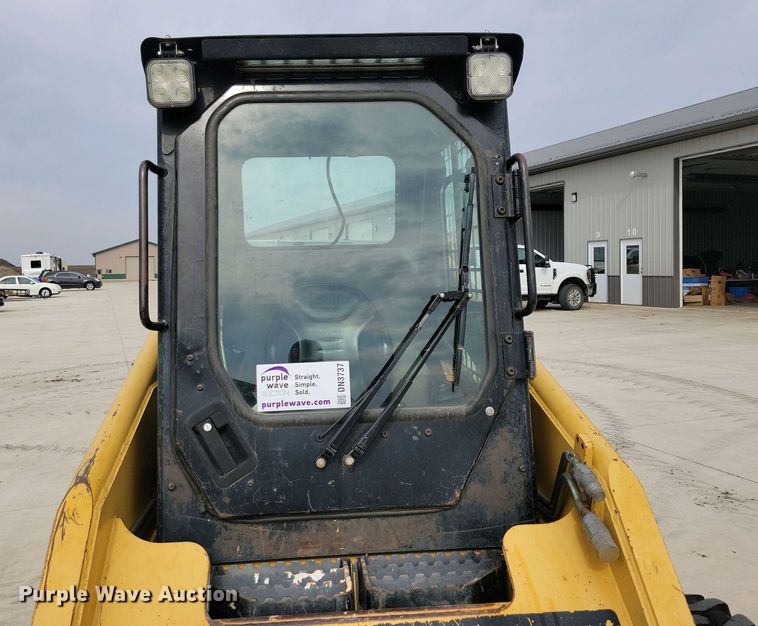 image for item DN3737 1999 Caterpillar 246 skid steer loader