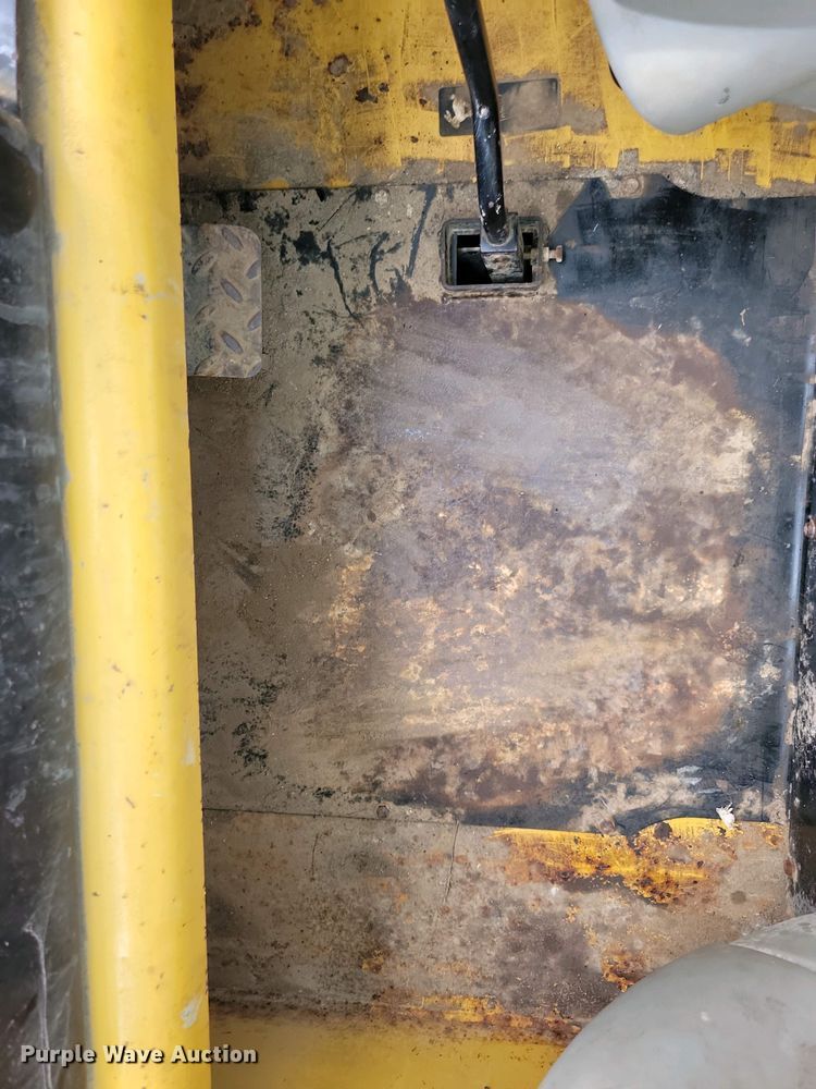 image for item DN3737 1999 Caterpillar 246 skid steer loader