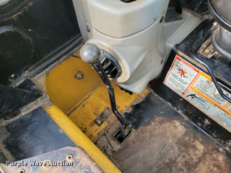 image for item DN3737 1999 Caterpillar 246 skid steer loader