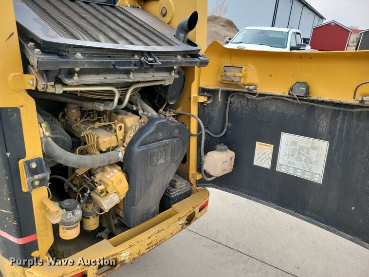 image for item DN3737 1999 Caterpillar 246 skid steer loader