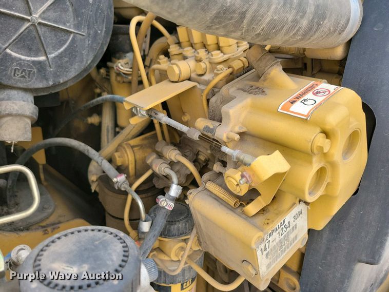 image for item DN3737 1999 Caterpillar 246 skid steer loader