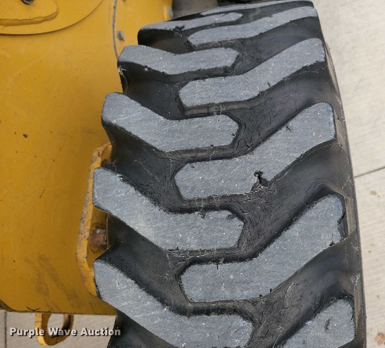 image for item DN3737 1999 Caterpillar 246 skid steer loader