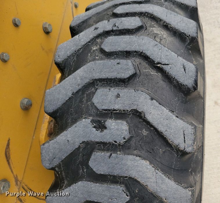 image for item DN3737 1999 Caterpillar 246 skid steer loader