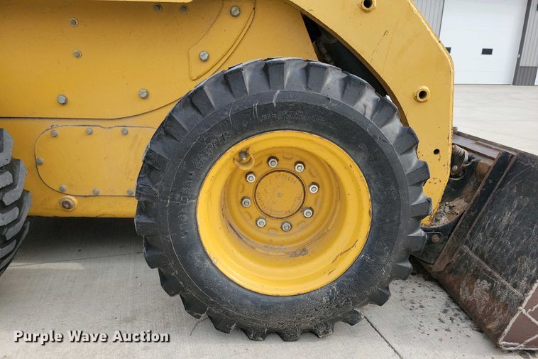 image for item DN3737 1999 Caterpillar 246 skid steer loader