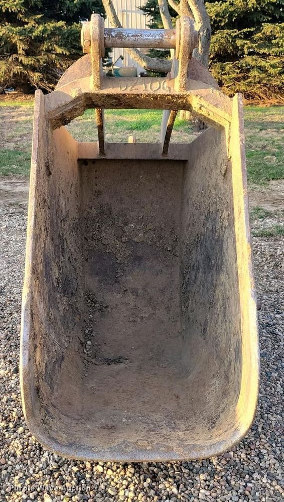 image for item DN3740 Empire excavator sand bucket