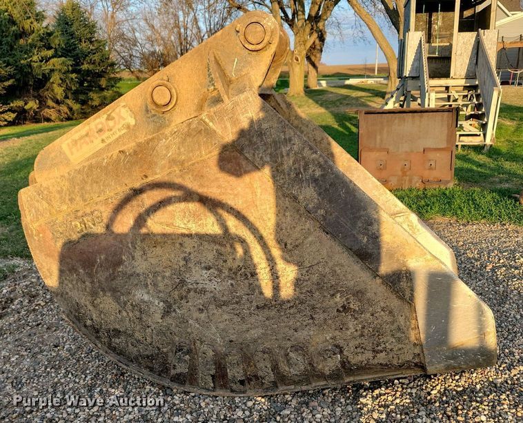 image for item DN3740 Empire excavator sand bucket