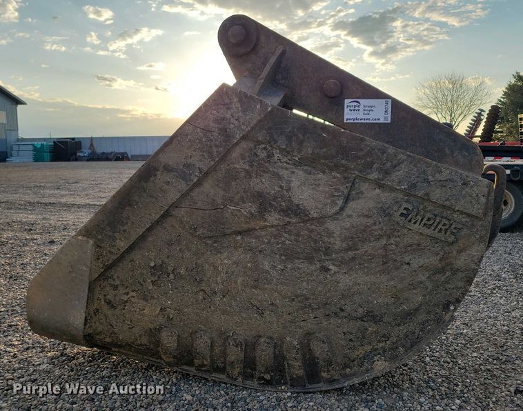 image for item DN3740 Empire excavator sand bucket