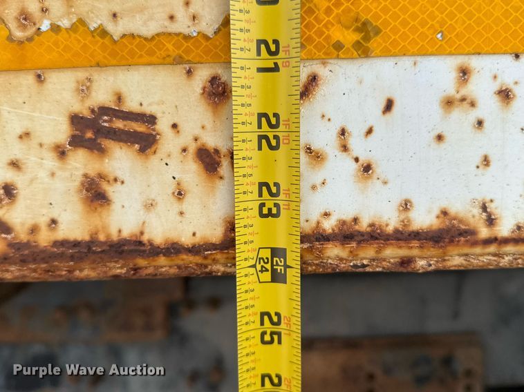 image for item DO0732 2006 Sterling L-Line dump truck