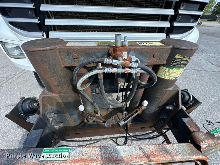 image for item DO0732 2006 Sterling L-Line dump truck