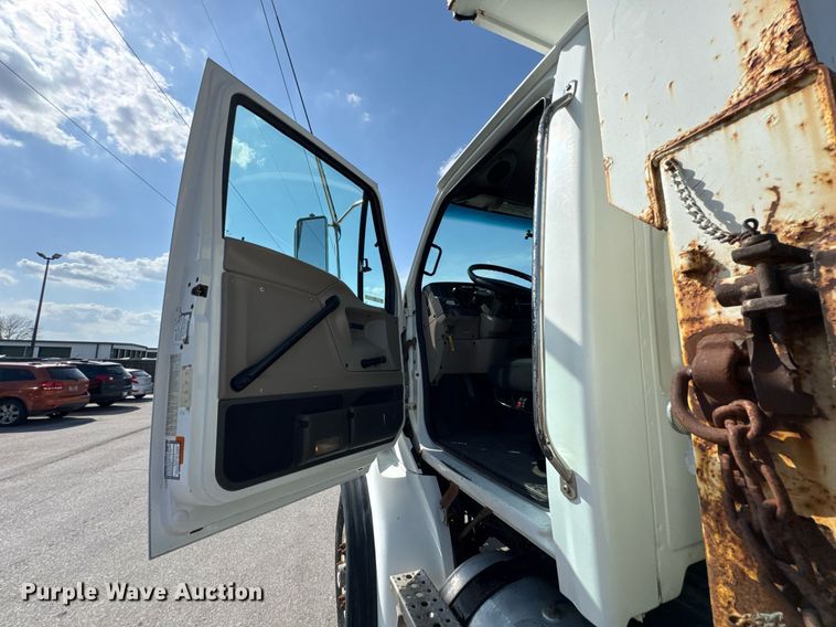 image for item DO0732 2006 Sterling L-Line dump truck