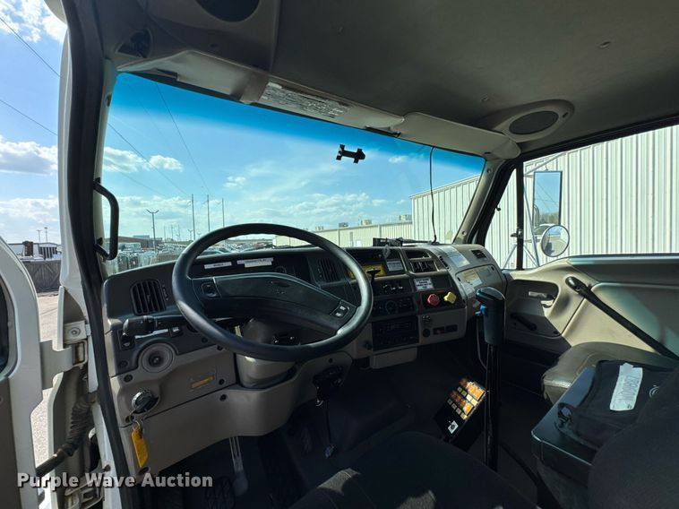 image for item DO0732 2006 Sterling L-Line dump truck