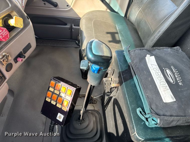 image for item DO0732 2006 Sterling L-Line dump truck