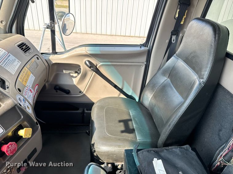 image for item DO0732 2006 Sterling L-Line dump truck