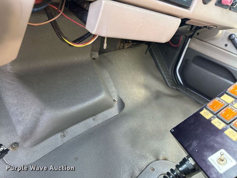 image for item DO0732 2006 Sterling L-Line dump truck