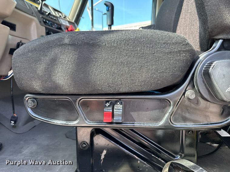 image for item DO0732 2006 Sterling L-Line dump truck