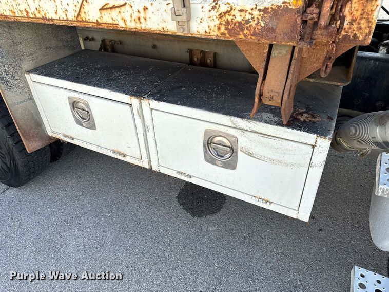 image for item DO0732 2006 Sterling L-Line dump truck