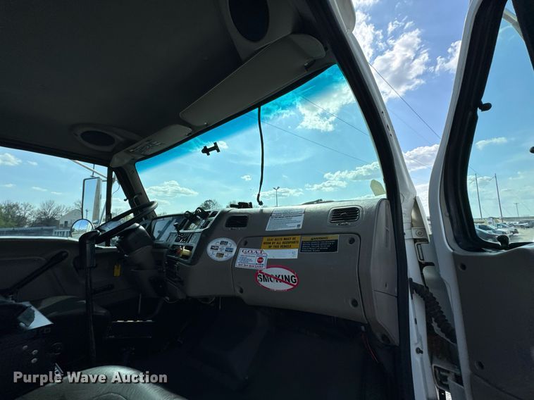 image for item DO0732 2006 Sterling L-Line dump truck