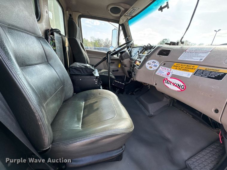 image for item DO0732 2006 Sterling L-Line dump truck