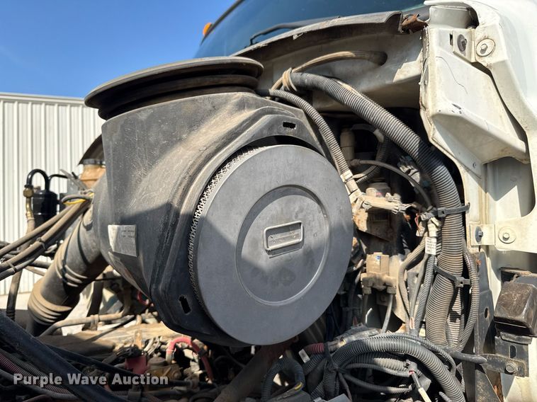 image for item DO0732 2006 Sterling L-Line dump truck