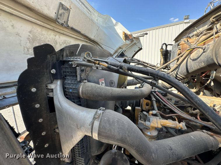 image for item DO0732 2006 Sterling L-Line dump truck