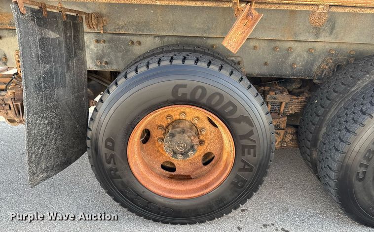 image for item DO0732 2006 Sterling L-Line dump truck