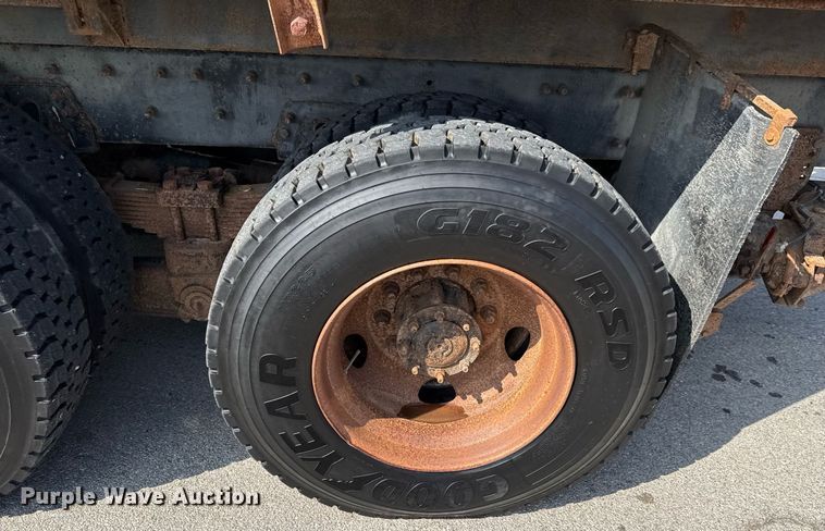 image for item DO0732 2006 Sterling L-Line dump truck