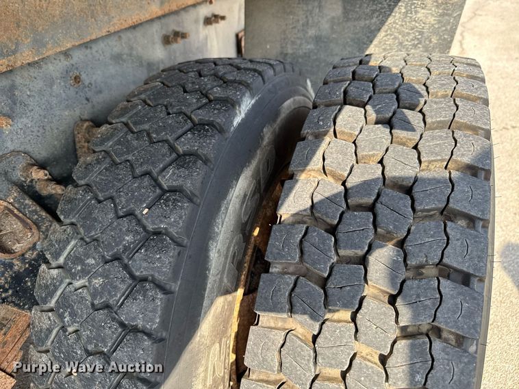 image for item DO0732 2006 Sterling L-Line dump truck