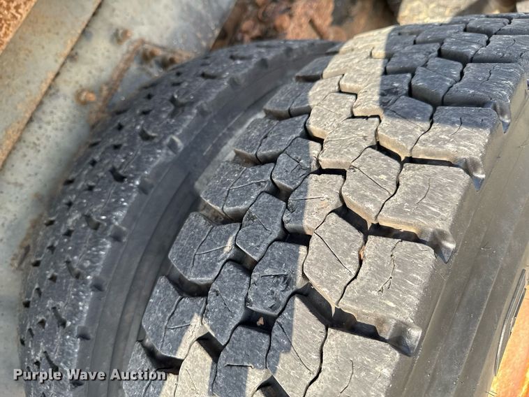 image for item DO0732 2006 Sterling L-Line dump truck