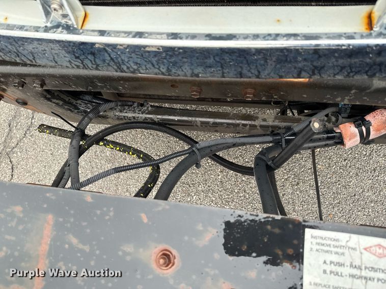 image for item DO0798 2009 International DuraStar 4300 utility / service truck