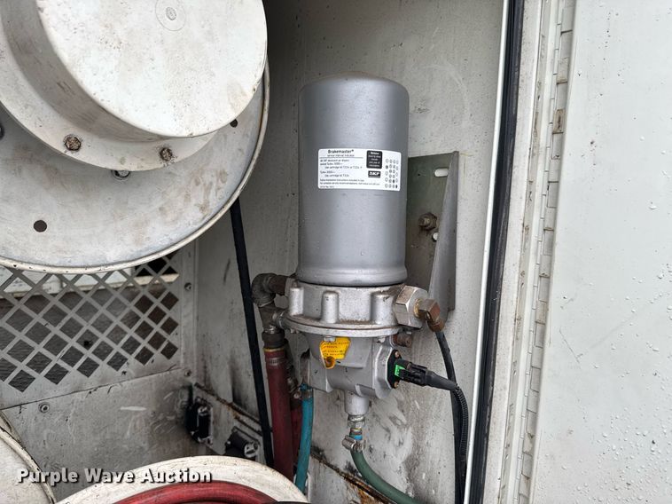 image for item DO0798 2009 International DuraStar 4300 utility / service truck