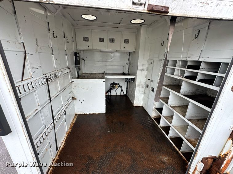 image for item DO0798 2009 International DuraStar 4300 utility / service truck