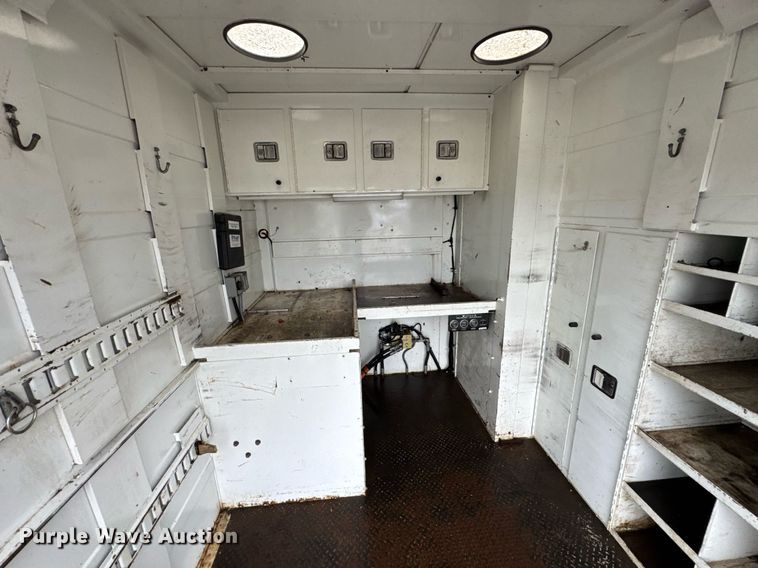 image for item DO0798 2009 International DuraStar 4300 utility / service truck