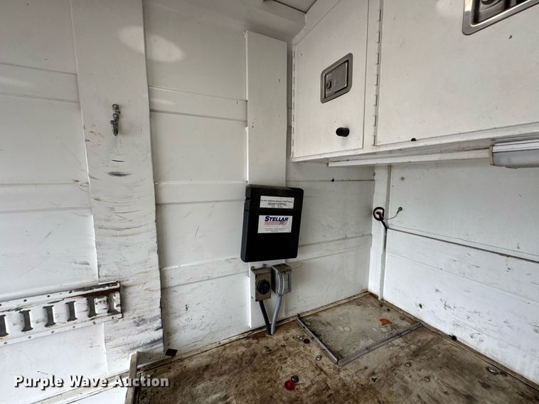 image for item DO0798 2009 International DuraStar 4300 utility / service truck