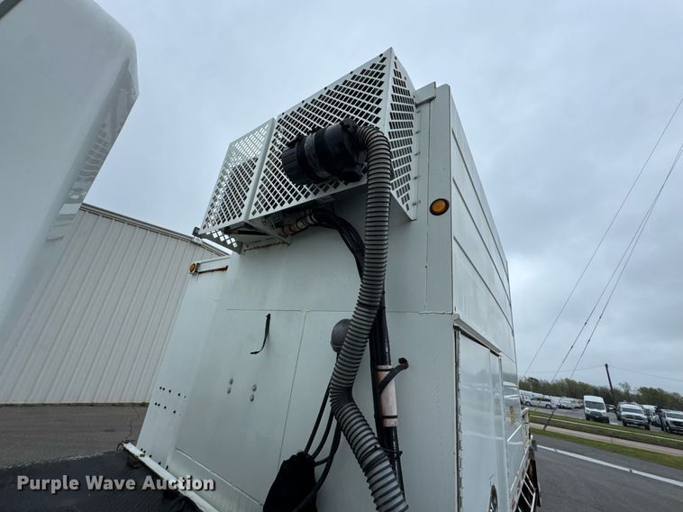 image for item DO0798 2009 International DuraStar 4300 utility / service truck