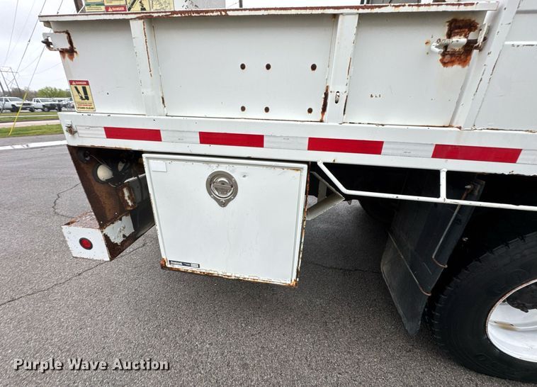 image for item DO0798 2009 International DuraStar 4300 utility / service truck